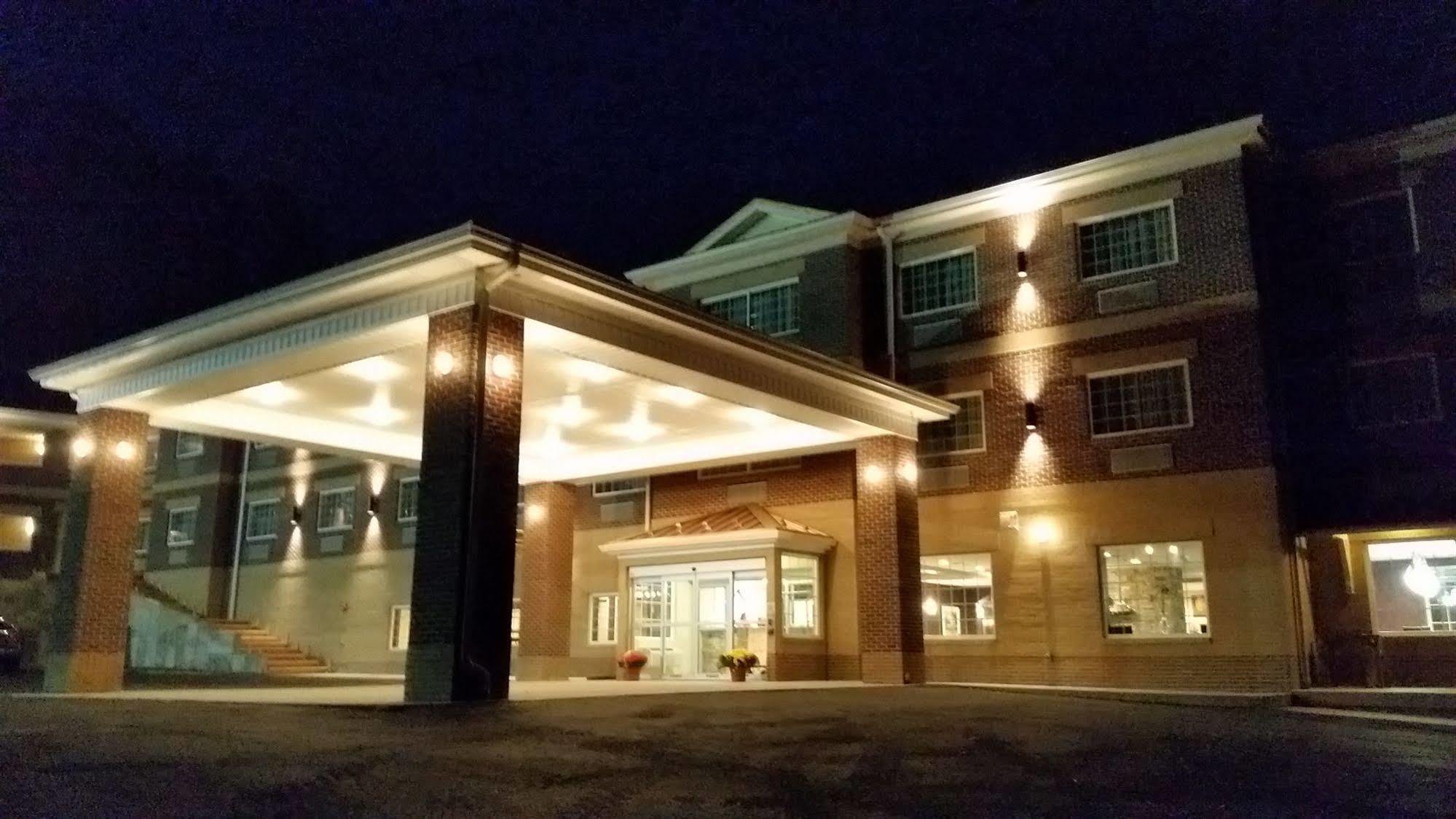 Hotel Wingate By Wyndham Elkins Esterno foto