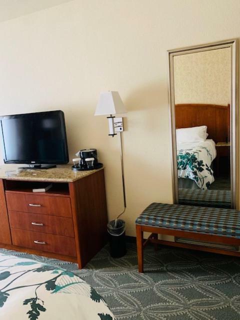 Hotel Wingate By Wyndham Elkins Esterno foto